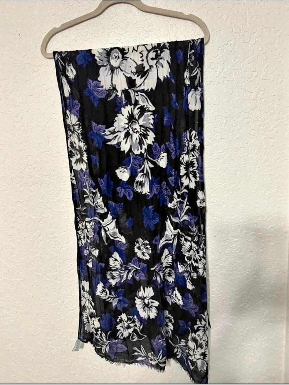 Bradley scarf midnight Paisley